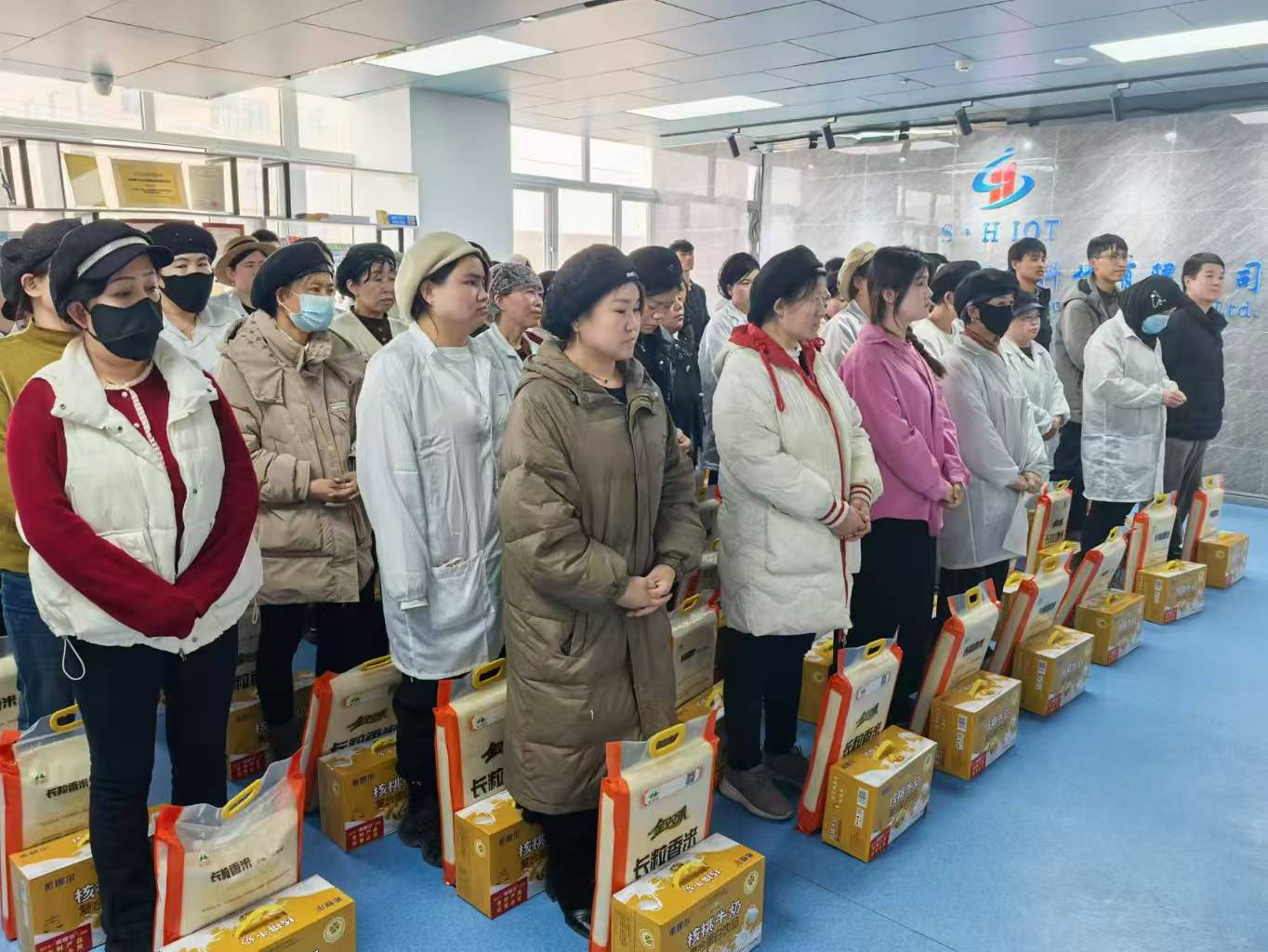 金沙8087集团宁夏分公司RFID智能卡工厂开斋送暖 共筑和谐企业家园